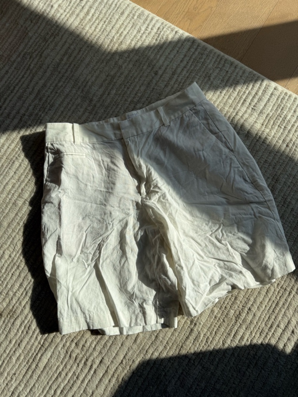 GAP 9" Low Rise Linen-Blend Trouser Shorts - Picture 4 of 4